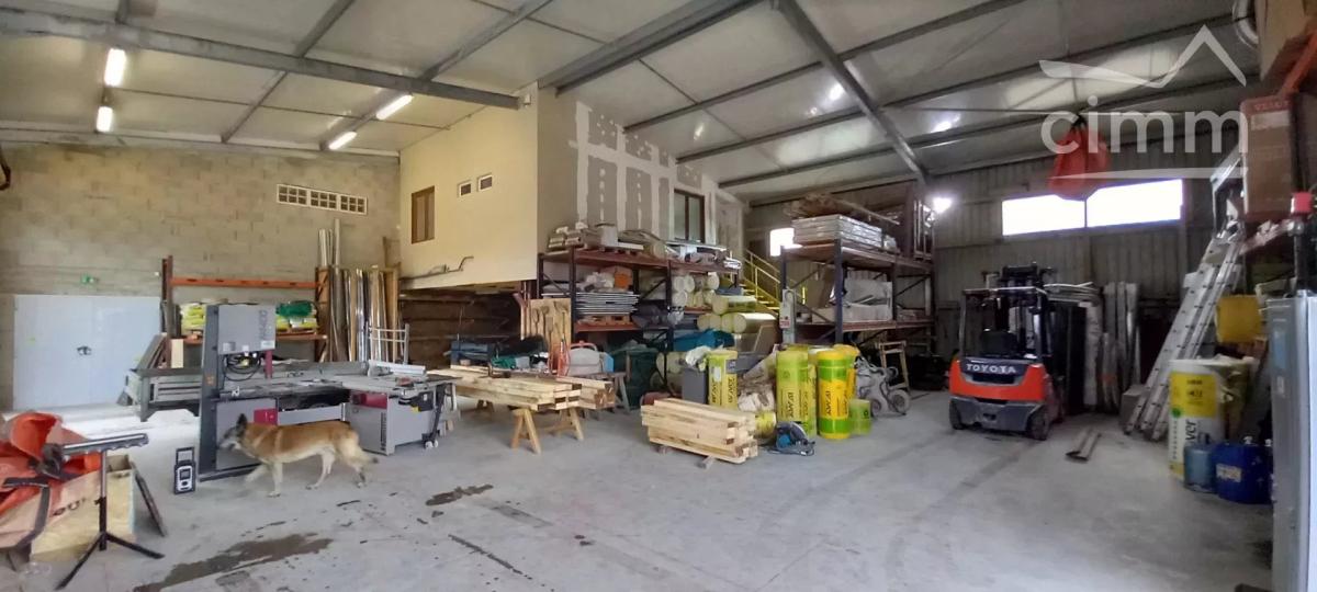 Photo principale - Locaux d'activité / Entrepôts à Contres