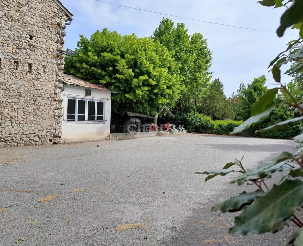 Photo 2 - Commerce à Laragne-Montéglin