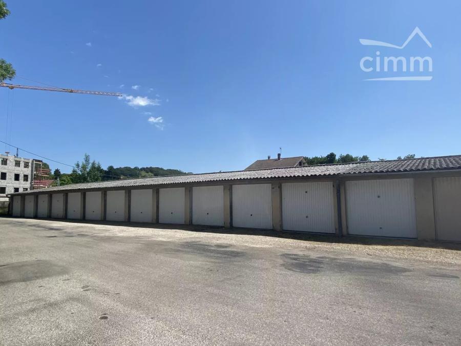 Photo principale - Garage / Parking à Saint-Jean-de-Bournay