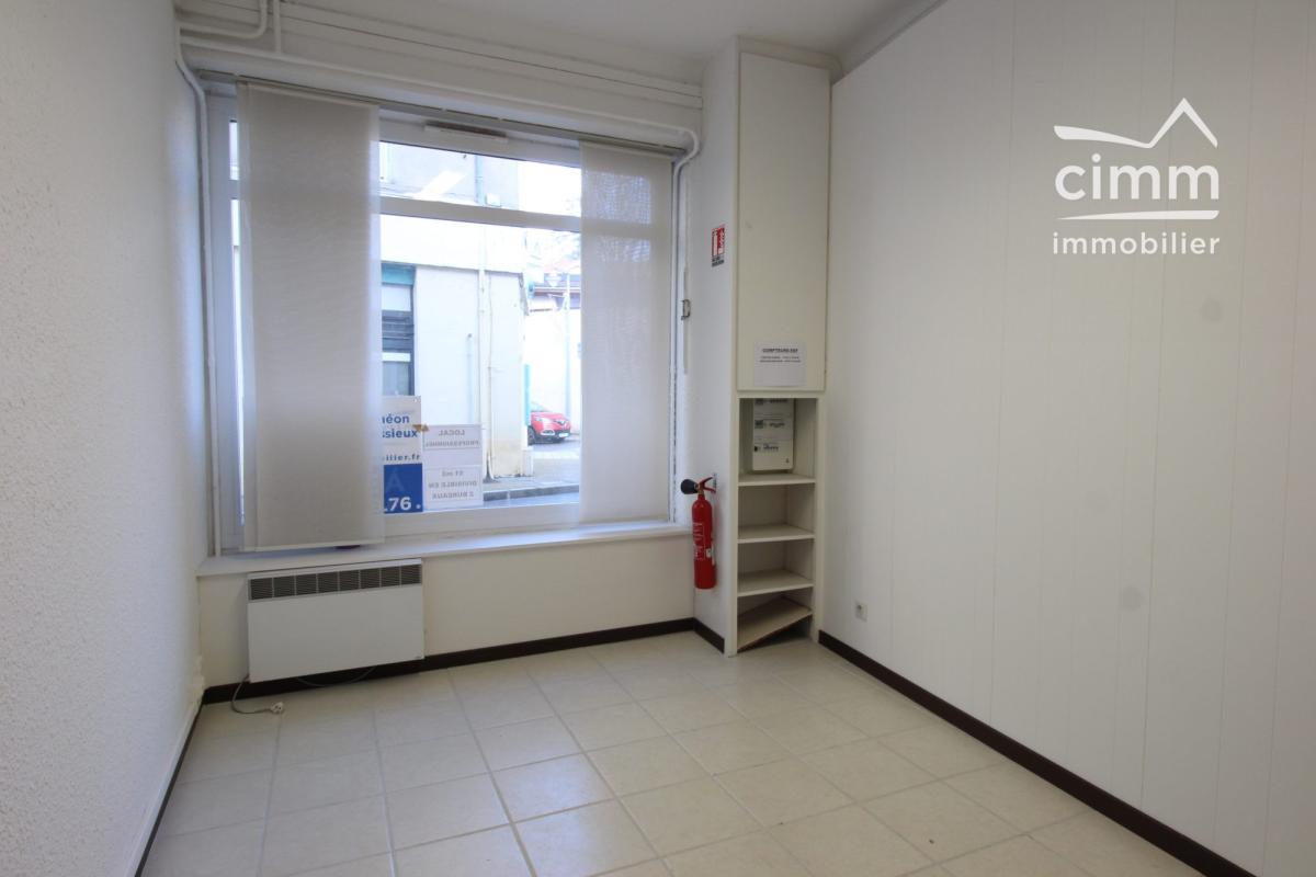 Photo 4 - Locaux d'activité / Entrepôts à Saint-Étienne-de-Saint-Geoirs