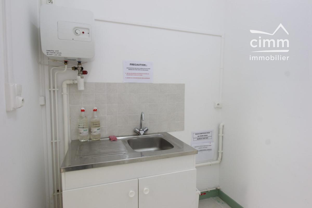 Photo 6 - Locaux d'activité / Entrepôts à Saint-Étienne-de-Saint-Geoirs