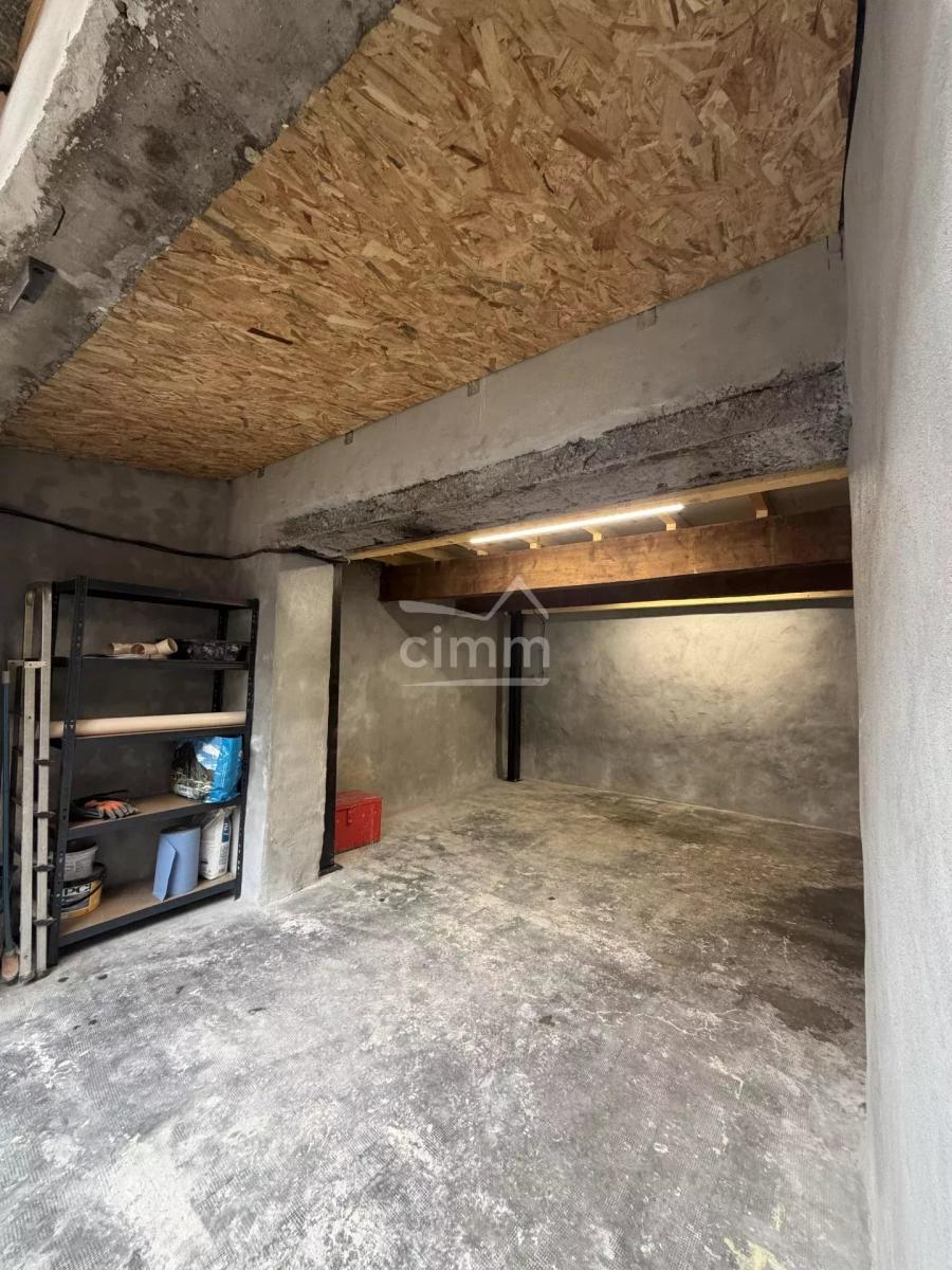 Photo principale - Garage / Parking à Oraison