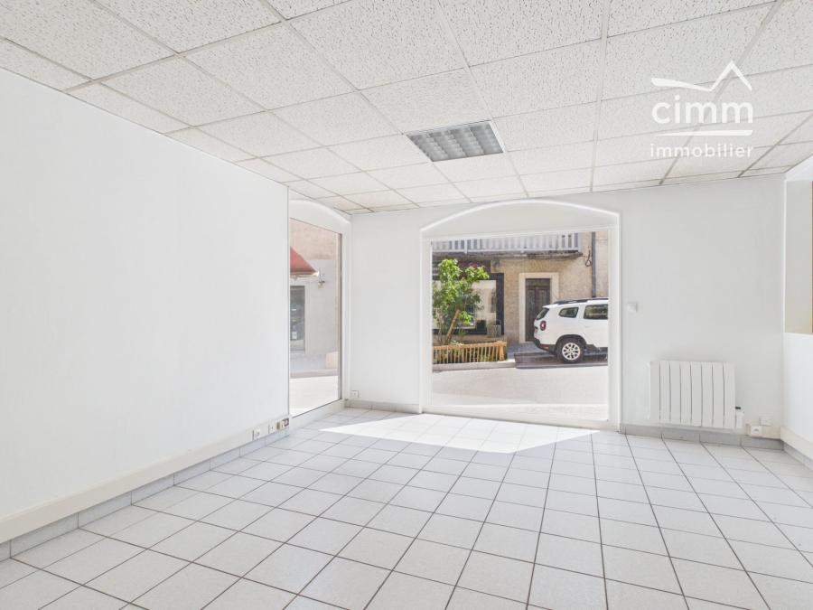 Photo principale - Locaux d'activité / Entrepôts à Tullins